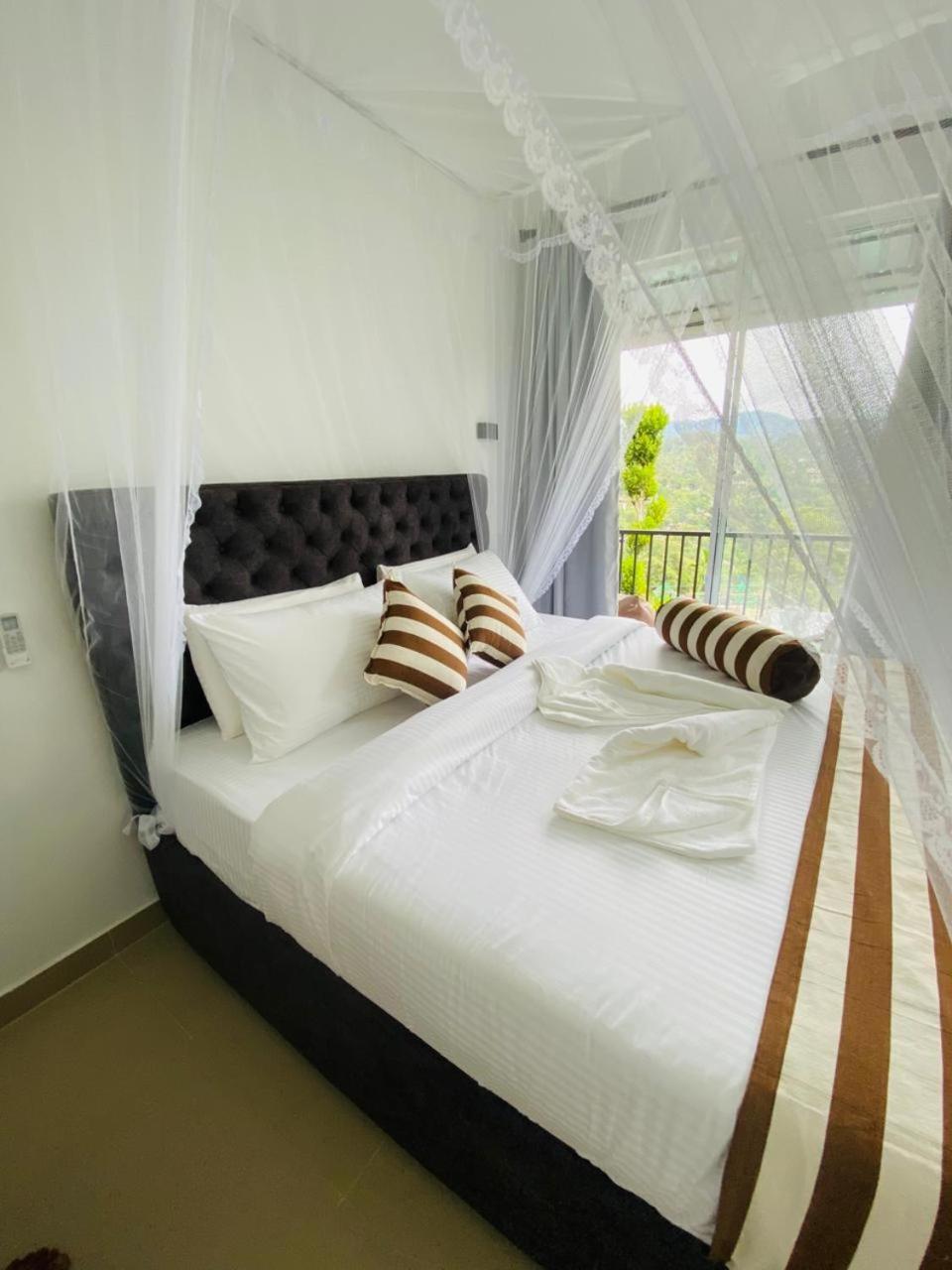 Ella Nimal Nest Inn Extérieur photo